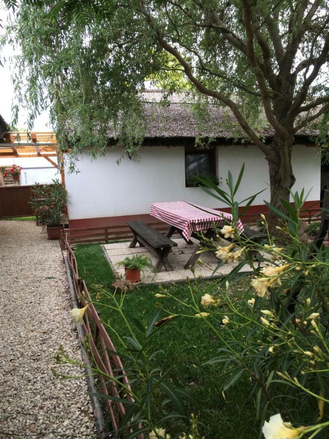 Balatonkenesei Nadfedeles Lovas Vendeghaz 빌라 외부 사진